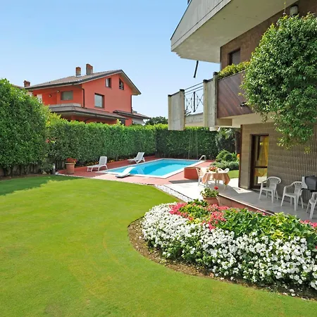 The Flower Garden Guest house Scanzorosciate