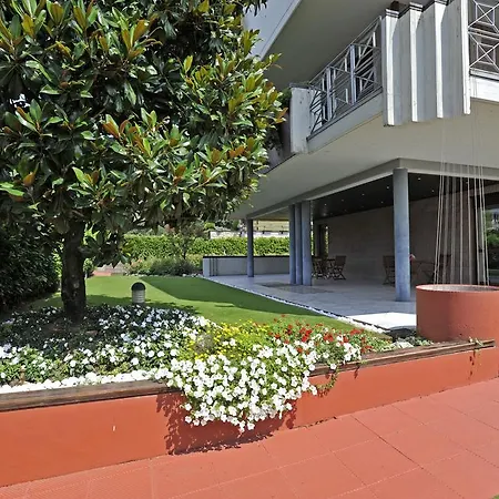 The Flower Garden 3* Сканцорошате